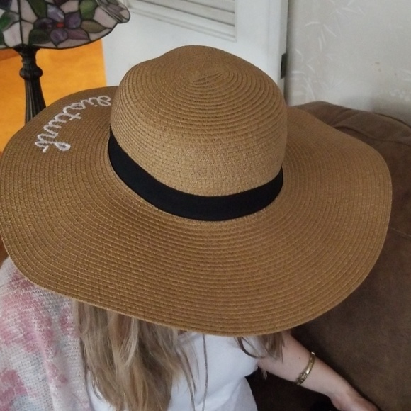 "Do Not Disturb" Floppy Hat - Picture 3 of 4